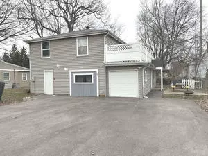 2604 Fair Oak Ln, Mchenry, IL 60051