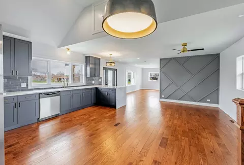 Kitchen - 718 E 152nd St, Phoenix, IL 60426 photo 1 of 1