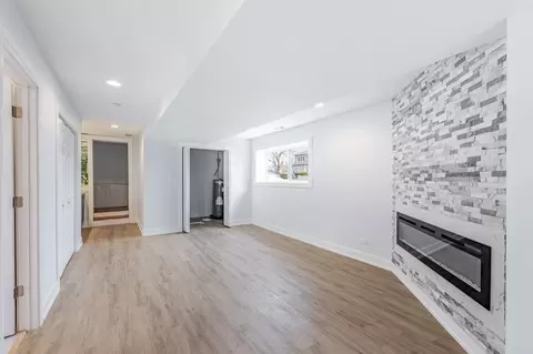 Living - 718 E 152nd St, Phoenix, IL 60426 photo 1 of 2
