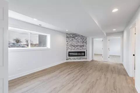 Living - 718 E 152nd St, Phoenix, IL 60426 photo 2 of 2