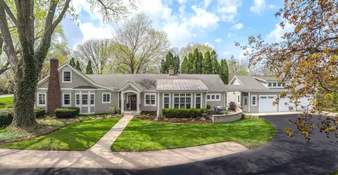 1601 Kaneville Rd, Geneva, IL 60134