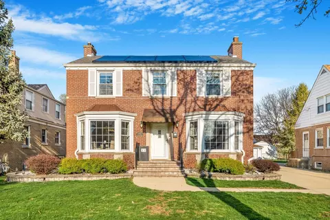 1907 Portsmouth Ave, Westchester, IL 60154