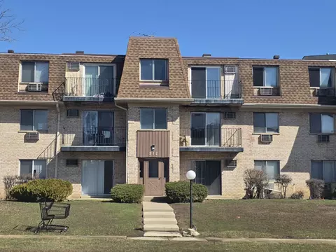212 Shorewood Dr #2D, Glendale Heights, IL 60139