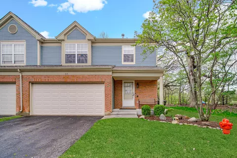 915 Old Oak Cir, Algonquin, IL 60102