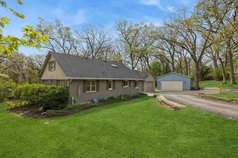 809 Ridgeland St, Fox River Grove, IL 60021