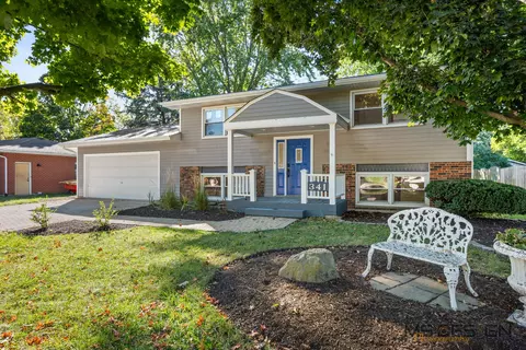 341 N View St, Hinckley, IL 60520