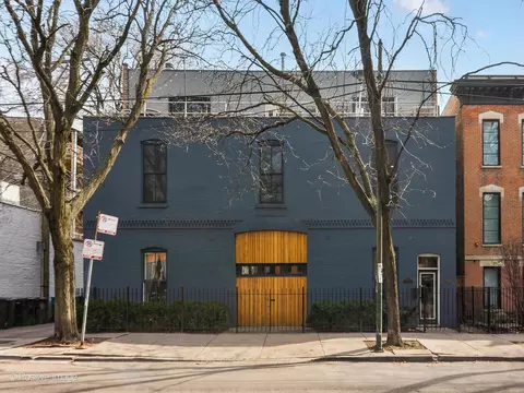 811 W Webster Ave #F, Chicago, IL 60614