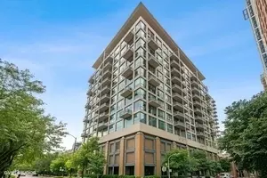 125 E 13th St #1012, Chicago, IL 60605