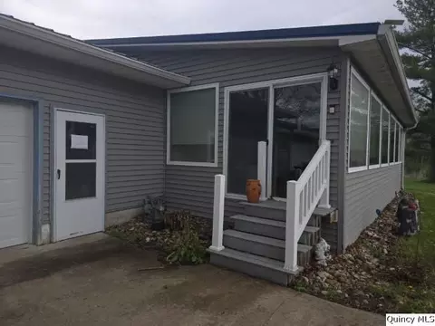 Exterior - 1741 Linn St, Hamilton, IL 62341 photo 2 of 6