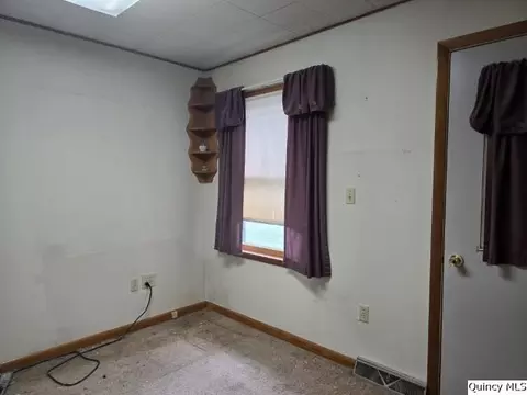 Bedroom - 1741 Linn St, Hamilton, IL 62341 photo 4 of 6