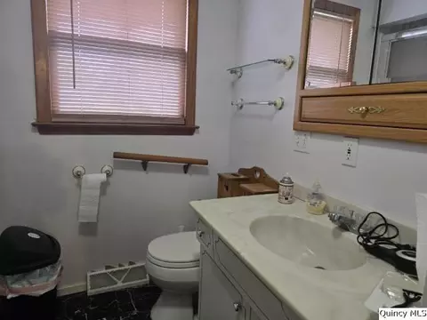 Bath - 1741 Linn St, Hamilton, IL 62341 photo 2 of 2