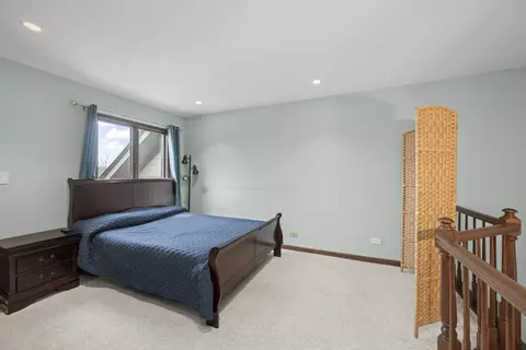 Bedroom - 1760 Pebble Beach Dr, Hoffman Estates, IL 60169 photo 4 of 4