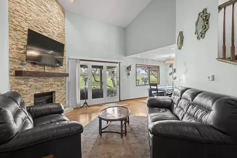 Living - 1760 Pebble Beach Dr, Hoffman Estates, IL 60169 photo 1 of 2