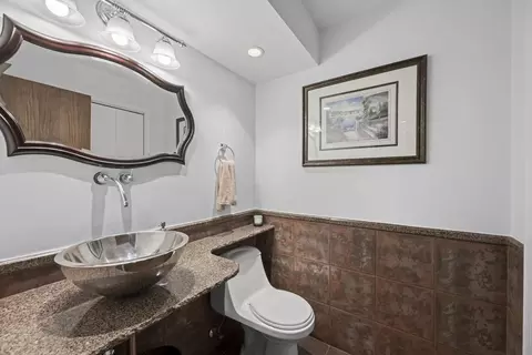 Bath - 1760 Pebble Beach Dr, Hoffman Estates, IL 60169 photo 1 of 3