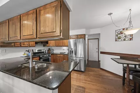 Kitchen - 1760 Pebble Beach Dr, Hoffman Estates, IL 60169 photo 2 of 3