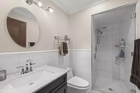 Bath - 1760 Pebble Beach Dr, Hoffman Estates, IL 60169 photo 3 of 3