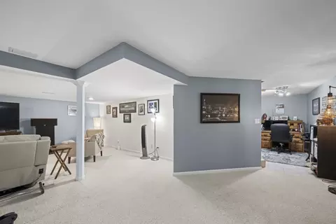 Entry Way - 1760 Pebble Beach Dr, Hoffman Estates, IL 60169 photo 2 of 2
