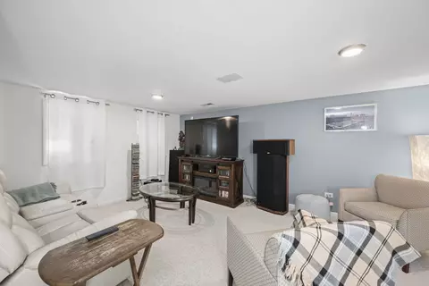 Other - 1760 Pebble Beach Dr, Hoffman Estates, IL 60169 photo 3 of 6