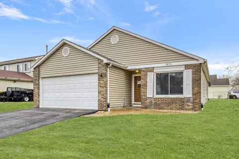 1975 Eastman Ln, Hanover Park, IL 60133