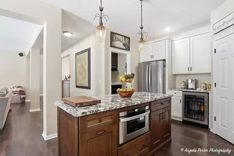 Kitchen - 1906 Hillside Ln, Mchenry, IL 60051 photo 3 of 7