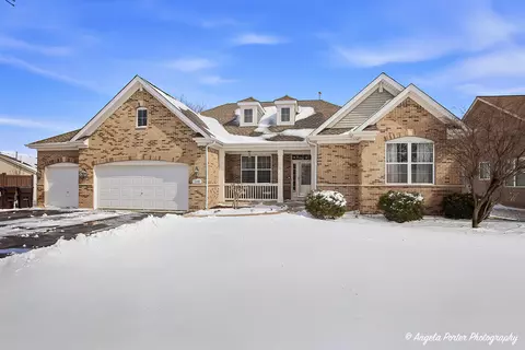 1906 Hillside Ln, Mchenry, IL 60051