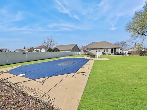Exterior - 1906 Hillside Ln, Mchenry, IL 60051 photo 3 of 4