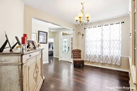 Entry Way - 1906 Hillside Ln, Mchenry, IL 60051 photo 2 of 3