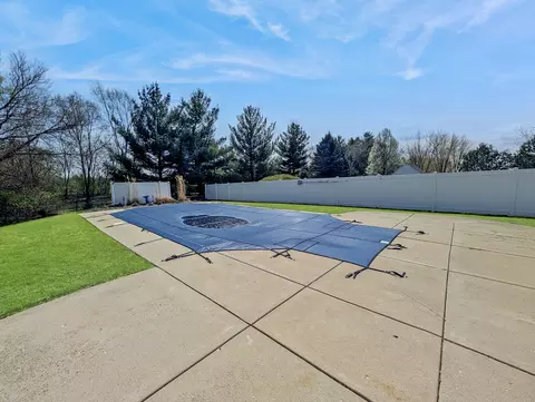 Exterior - 1906 Hillside Ln, Mchenry, IL 60051 photo 2 of 4