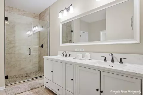 Bath - 1906 Hillside Ln, Mchenry, IL 60051 photo 2 of 2