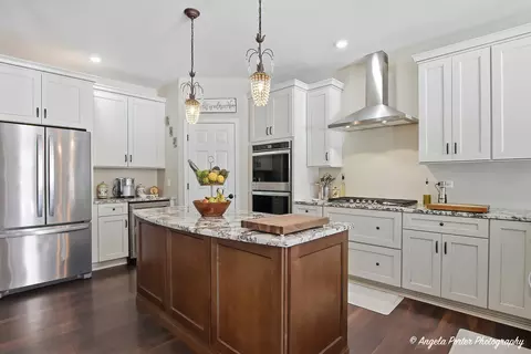 Kitchen - 1906 Hillside Ln, Mchenry, IL 60051 photo 2 of 7