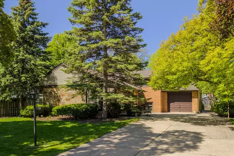 206 S See Gwun Ave, Mount Prospect, IL 60056