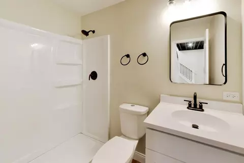 239 Parker Ave, Aurora, IL 60505 photo 32