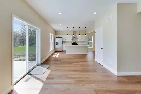239 Parker Ave, Aurora, IL 60505 photo 7