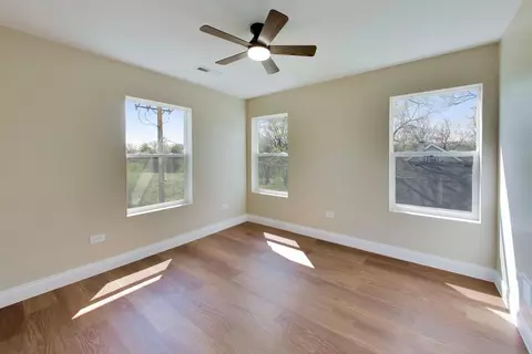 239 Parker Ave, Aurora, IL 60505 photo 26