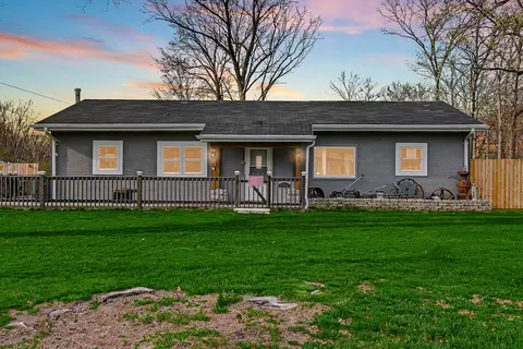 17067 E 3250n Rd, Momence, IL 60954