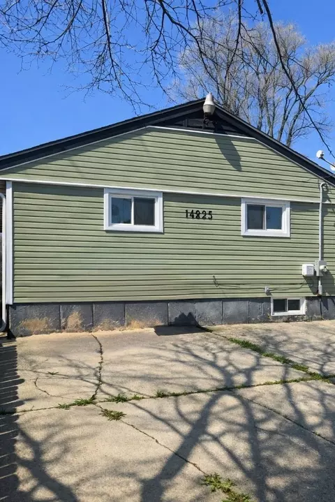 14825 Maplewood Ave, Harvey, IL 60426