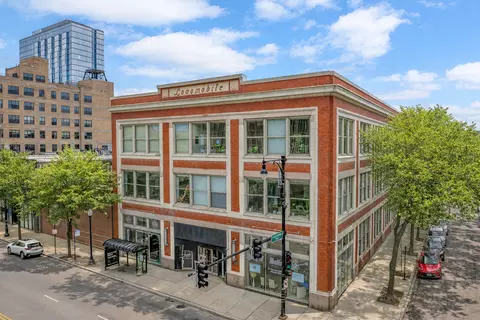 2000 S Michigan Ave #210, Chicago, IL 60616