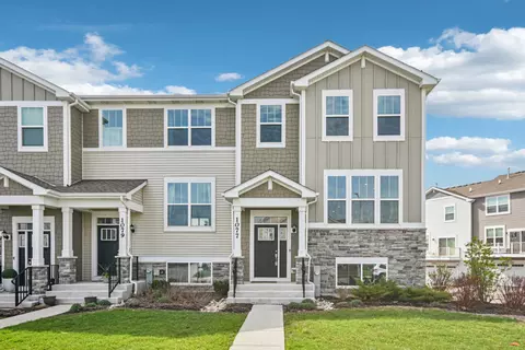 1077 Moraine Dr, South Elgin, IL 60177