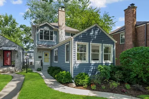 8449 N Kedvale Ave, Skokie, IL 60076