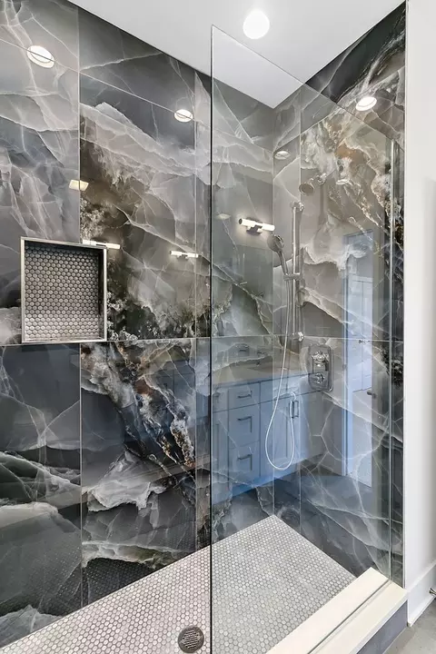 Bath - Undisclosed, Chicago, IL 60653 photo 6 of 6