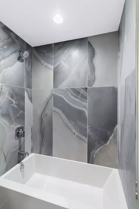 Bath - Undisclosed, Chicago, IL 60653 photo 3 of 6