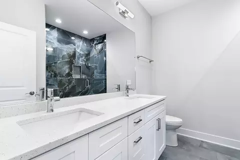 Bath - Undisclosed, Chicago, IL 60653 photo 2 of 6