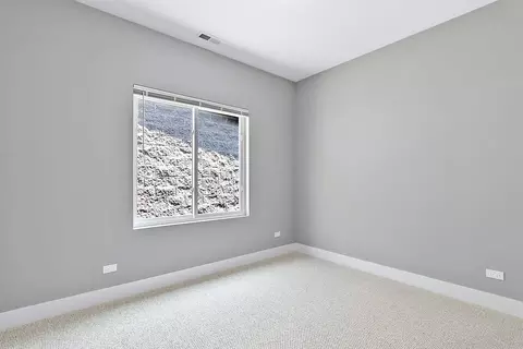 Bedroom - Undisclosed, Chicago, IL 60653 photo 2 of 2