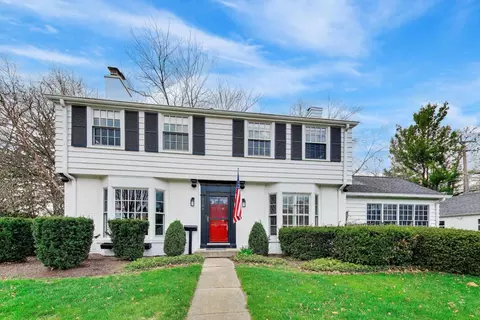 2100 Elmwood Ave, Wilmette, IL 60091