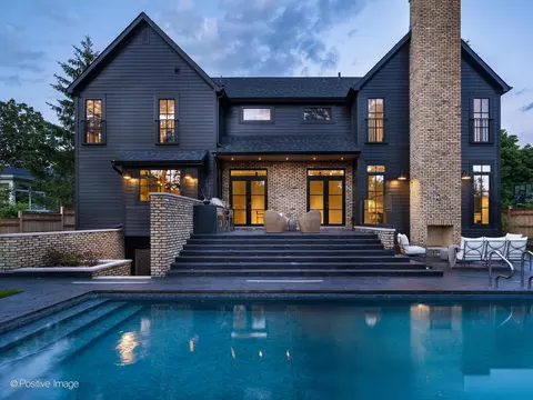 1180 Oak Ridge Dr, Glencoe, IL 60022