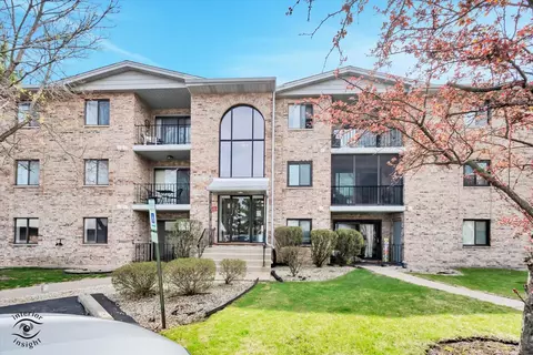 13240 W Circle Drive Pkwy #307, Crestwood, IL 60418