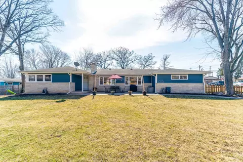34049 N Hickory Ave, Grayslake, IL 60030