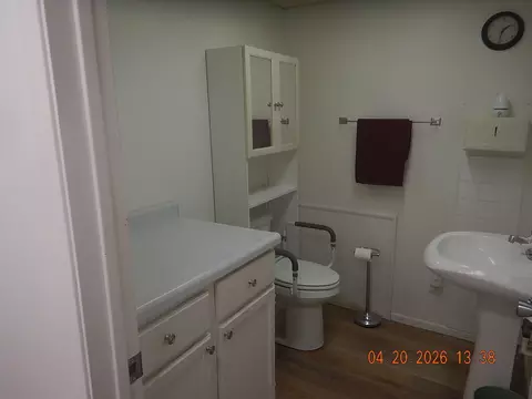 Bath - 549 Edwards St, Kewanee, IL 61443 photo 1 of 1