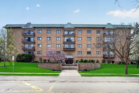 40 S Main St #3-H, Glen Ellyn, IL 60137