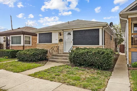 742 Bellwood Ave, Bellwood, IL 60104